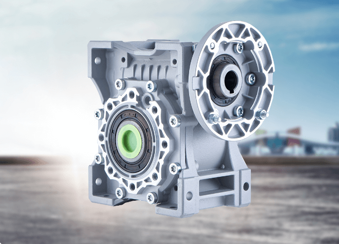 蜗轮减速机在输送设备的使用中需要注意什么？